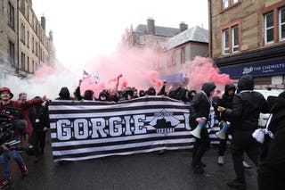 Hearts fans arrive at Tynecastle